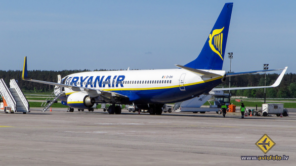 Boeing 737-8AS